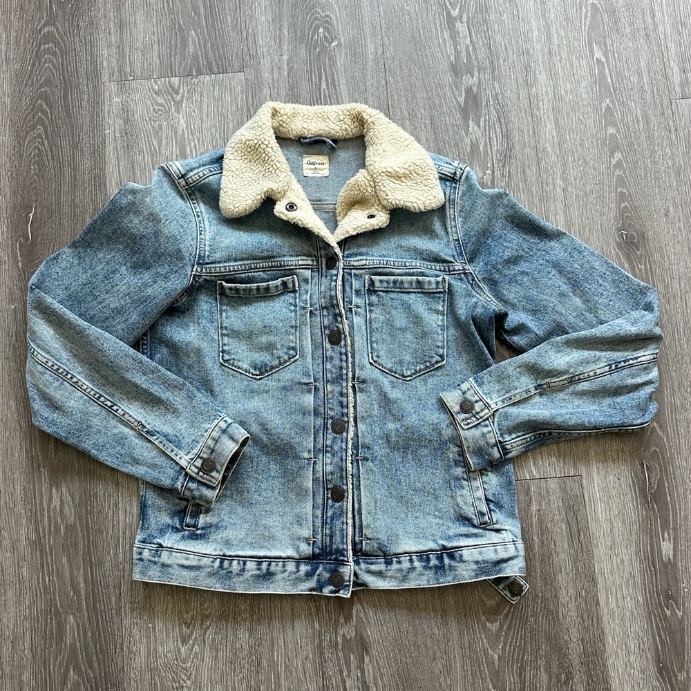 GAP Women’s Blue Denim Jacket with Cream Sherpa Collar Size S